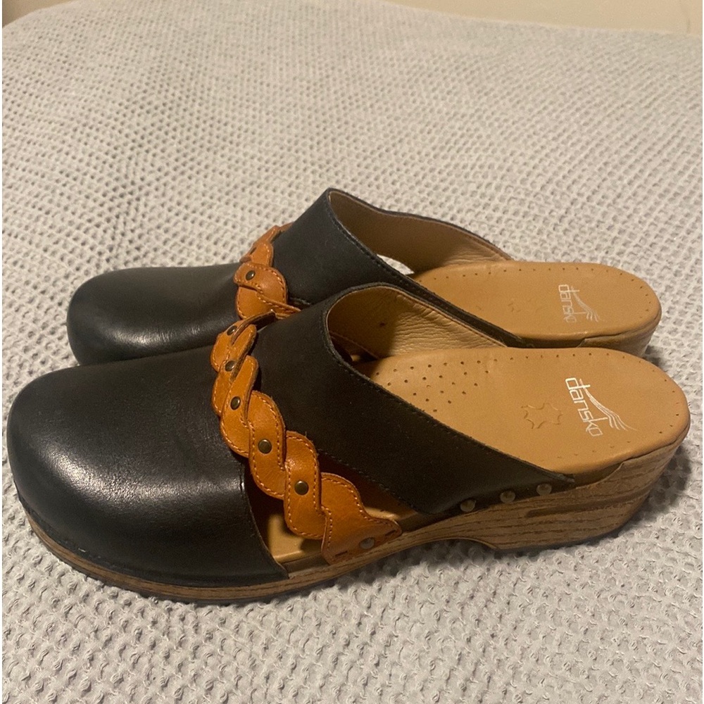 Dansko shoe